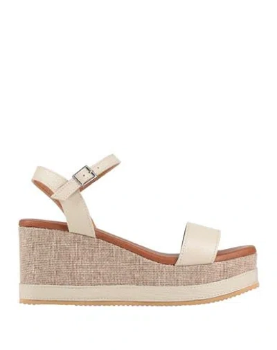 Sparwoman Woman Sandals Beige Size 8 Leather