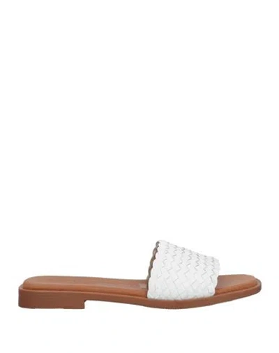 Sparwoman Woman Sandals White Size 8 Leather