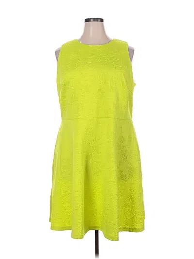 Pre-owned Spense Cocktail Dress In Green