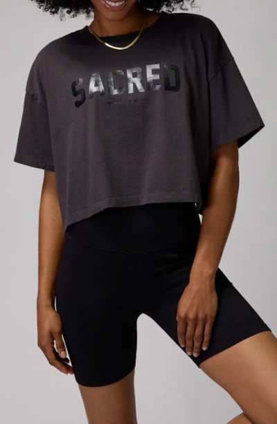 Spiritual Gangster Kaylee Sacred Crop Cotton Graphic T-shirt In Vintage Black