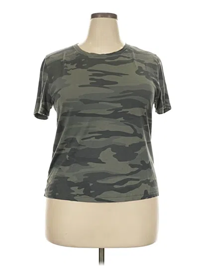 Pre-owned Splendid Active T-shirt In Green