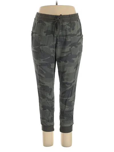 Pre-owned Splendid Casual Pants In Green