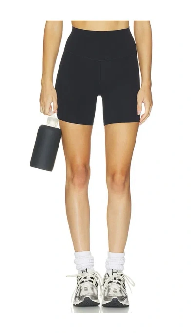 Splits59 Airweight High Waist Pocket Short 6 In Black
