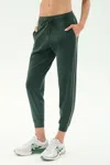 Splits59 Airweight Jogger 7/8 With Piping In Green