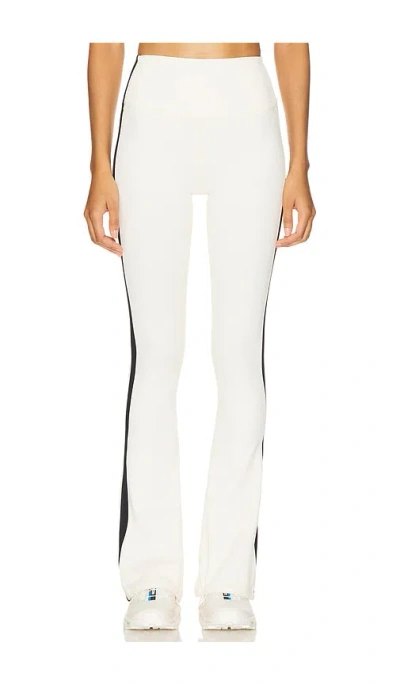 Splits59 Raquel High Waist Supplex Flare 32 Pant In 奶油色 & 黑色