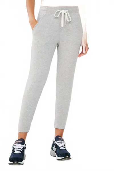 Splits59 Reena Fleece 7/8 Sweatpants In Heather Grey