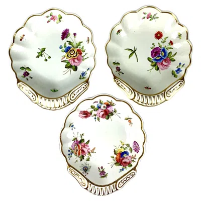 Pre-owned Spode Set Of 3 Antique English Shell-shaped Dishes Pearlware Circa 1825 In Sand