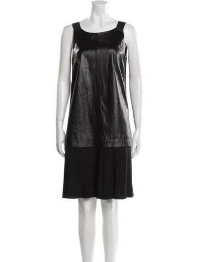 Pre-owned Sportmax Scoop Neck Knee-length Dress In Black