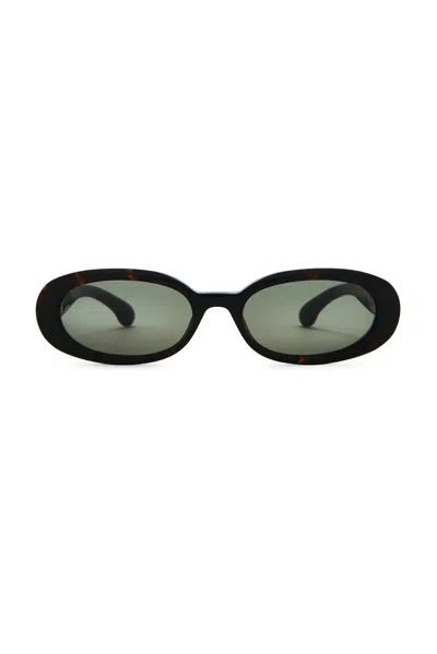 Sporty And Rich Frame N.10 Sunglasses In Black