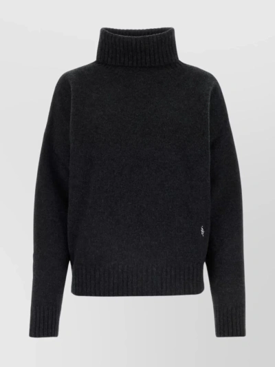 Sporty And Rich Ribbed Turtleneck Sweater With Long Sleeves In Black