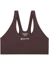 Sporty And Rich Runner Script Sports Bra In 褐色