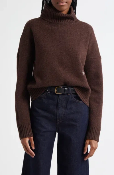 Sporty And Rich Sporty & Rich Src Embroidered Wool Turtleneck Sweater In Chocolate