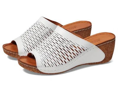 Spring Step Cunacena In White