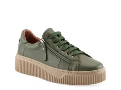 Spring Step Vibe Sneaker In Green