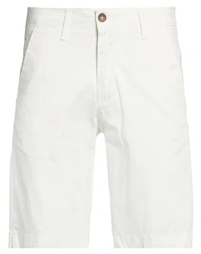 Squad² Man Shorts & Bermuda Shorts Off White Size 26 Cotton, Elastane