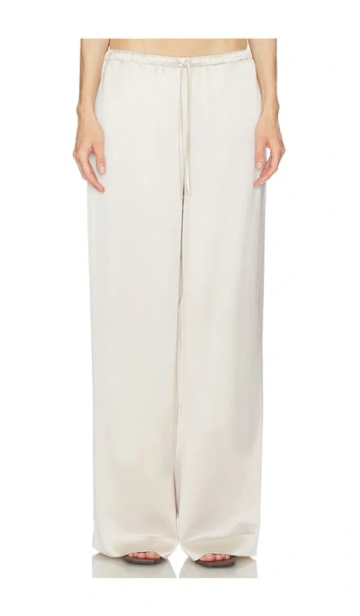 Srg Mireille Pant In White