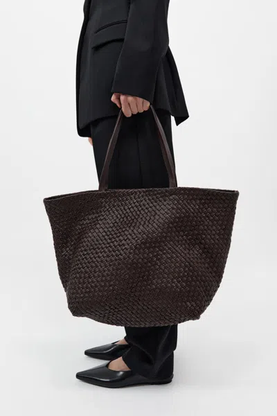 St Agni Large Woven Trapeze Bag In Chocolate