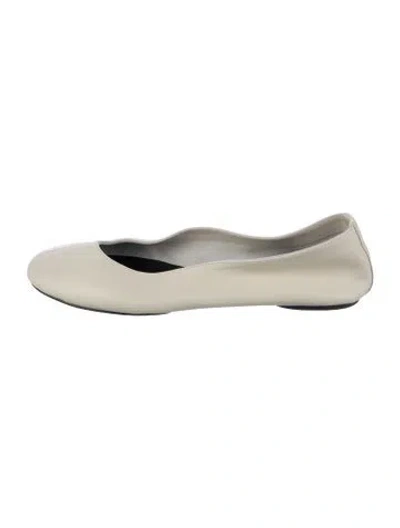 Pre-owned St Agni Leather Ballet Flats In White