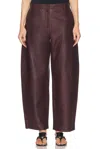 St Agni Leather Tapered Pants In Bordeaux