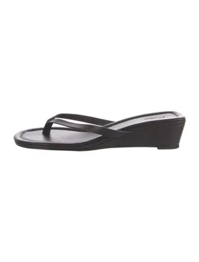 Pre-owned St Agni Leather Flip Flops In Black