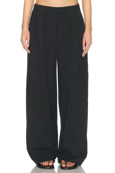 St Agni Relaxed Pleat Pant In Black