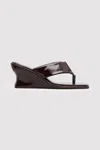 St Agni Thong Leather Sandals In Patent Port