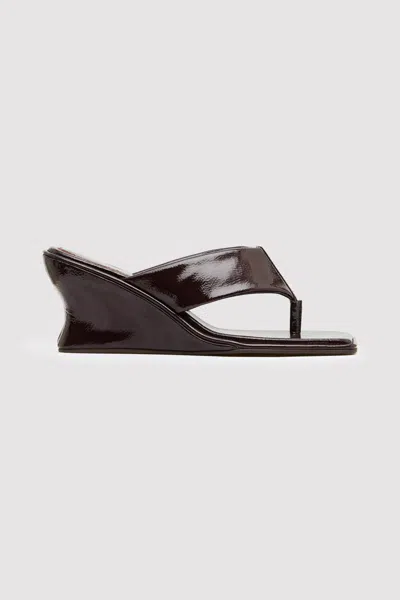 St Agni Thong Leather Sandals In Patent Port