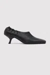 St Agni Square Glove Heel In Black