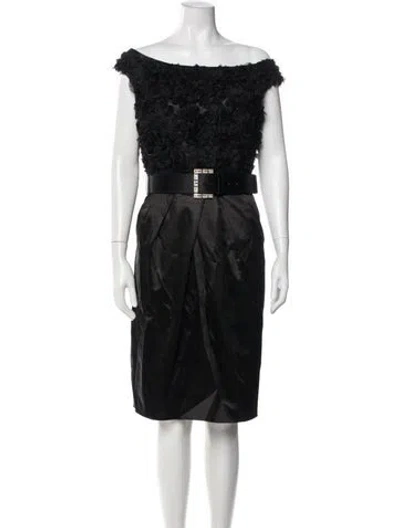 Pre-owned St John Bateau Neckline Knee-length Dress In Black