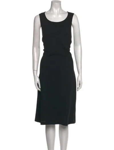 Pre-owned St. John Caviar Wool Knee-length Dress In Black
