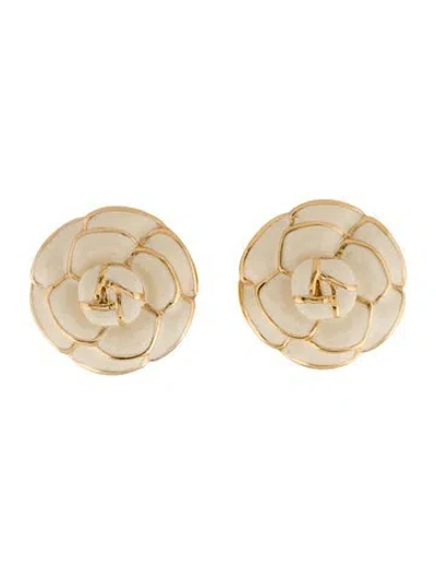 Pre-owned St John Enamel Flower Clip-on Earrings In White