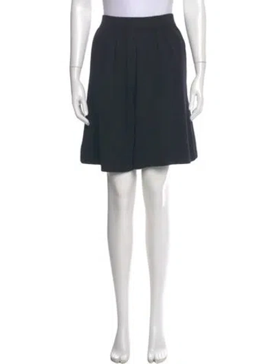 Pre-owned St John Knee-length Shorts In Blue