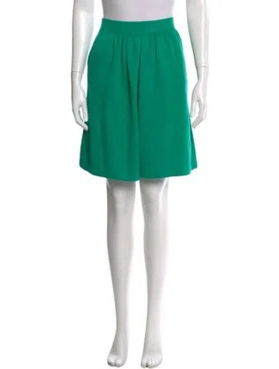 Pre-owned St John Knee-length Shorts In Green