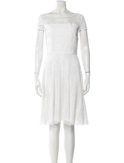 Pre-owned St John Lace Pattern Knee-length Dress In White