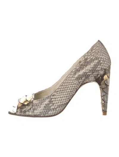 Pre-owned St John Leather Animal Print Pumps In Neutrals