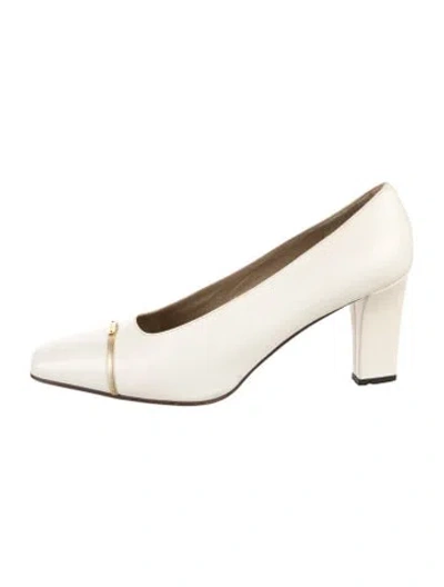 Pre-owned St John Leather Chain-link Accents Pumps In Neutrals