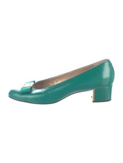 Pre-owned St John Leather Flats In Green