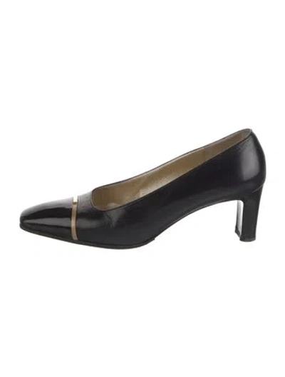 Pre-owned St John Leather Pumps In Black