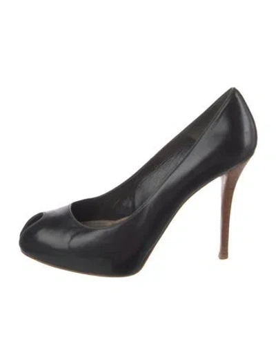 Pre-owned St John Leather Pumps In Black