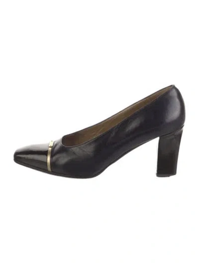 Pre-owned St John Leather Pumps In Black
