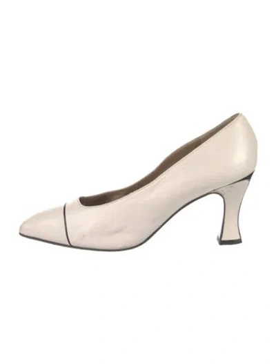 Pre-owned St John Leather Pumps In Neutral
