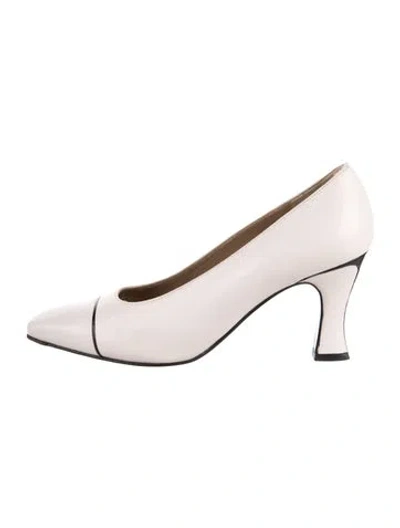Pre-owned St John Leather Pumps In Neutral