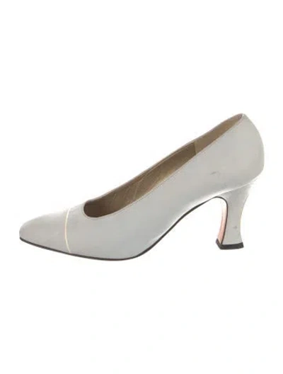 Pre-owned St John Leather Pumps In White