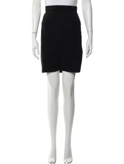 Pre-owned St John Mini Skirt In Black