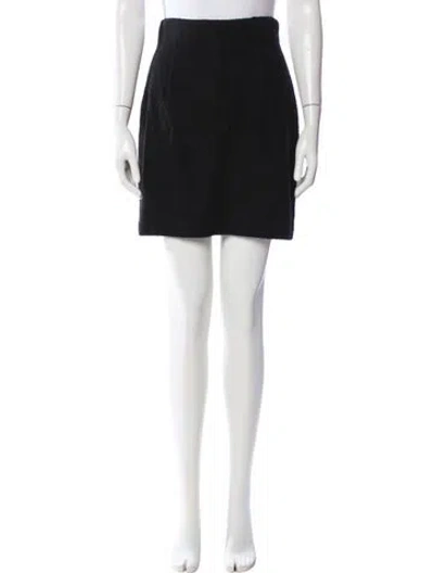 Pre-owned St John Mini Skirt In Gray