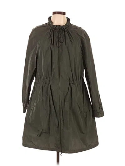 Pre-owned St John Raincoat In Green