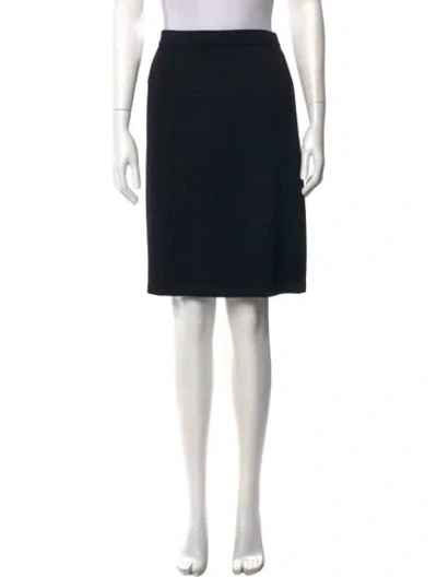 Pre-owned St John Scalloped Accent Knee-length Skirt In Black