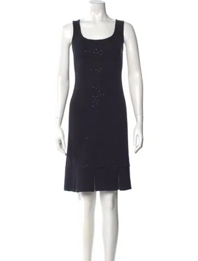 Pre-owned St John Scoop Neck Knee-length Dress In Black