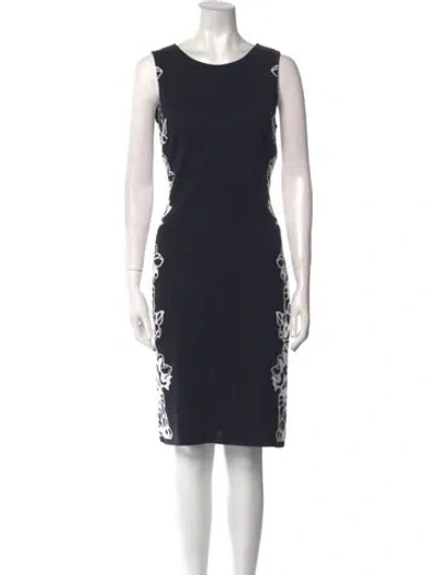 Pre-owned St John Scoop Neck Knee-length Dress In Black
