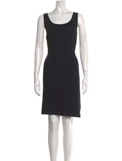 Pre-owned St John Scoop Neck Knee-length Dress In Black